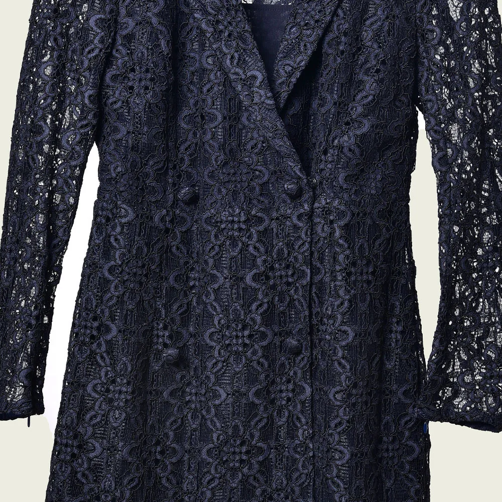 Осень и зима дамы сплошной цвет кружева вышивка цветок полый Тонкий двубортное платье для женщин