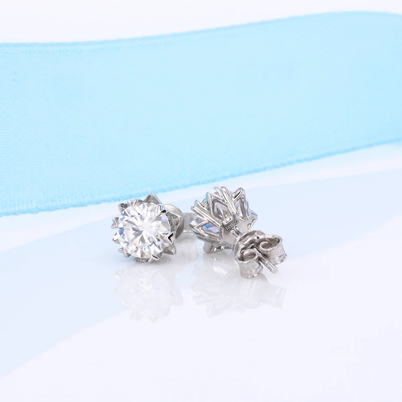

Snowflake 925 Sterling Silver Jewelry 0.5ct 1ct Diamond Moissanites Stud Earrings For Women Wedding