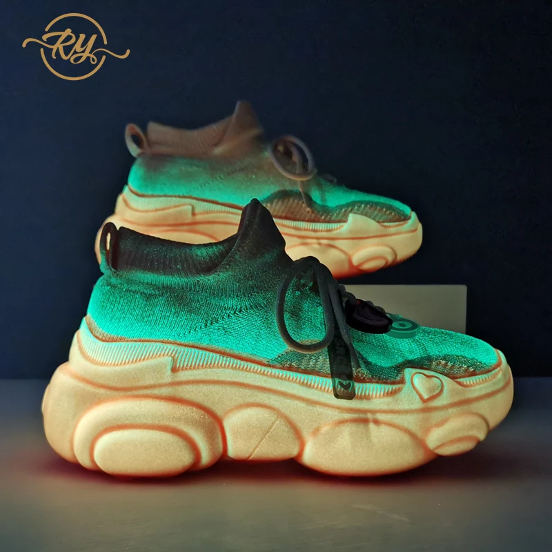 Женские Яркие кроссовки в европейском стиле модные белые на платформе роскошная