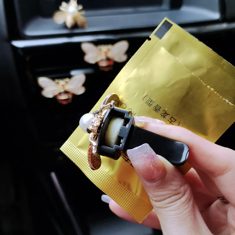 

Queen Little Bee Car Perfume Air Freshener Diamond Pearl Luxury Brand Bee Car Accessories Interior Woman Ornament Aromatherapy
