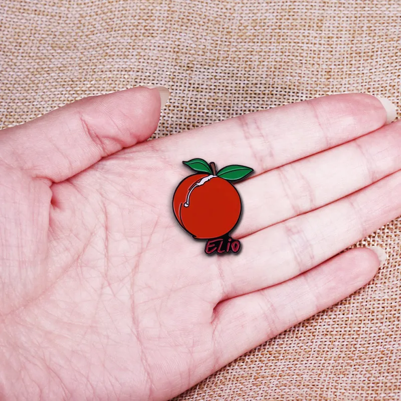 Персиковая булавка Elio звоните мне по вашему имени фанаты прекрасный подарок |