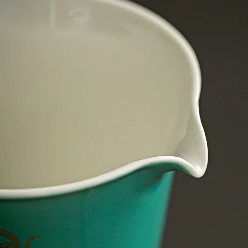 200ml Turquoise Glaze Ceramic Tea Pitcher Fair Cup Uniform China Maker Chahai Hand Grasping Kung Fu Accessories |