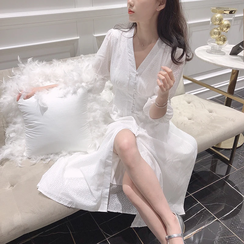 Женское винтажное платье с V образным вырезом белое однобортное длинное из