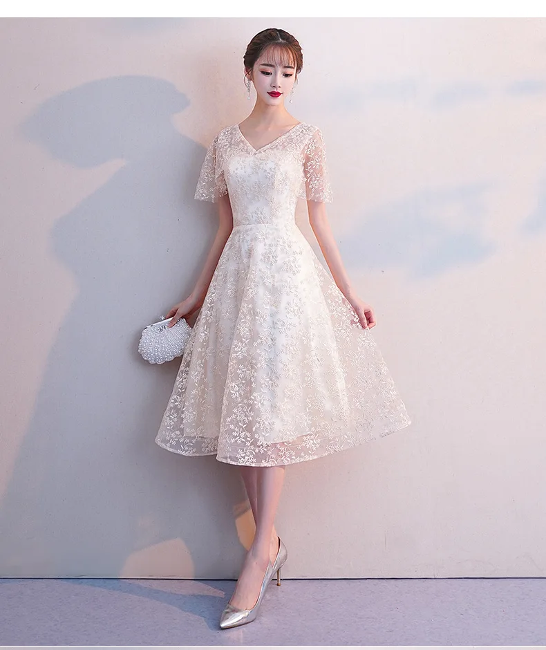 

Champagne Short Evening Dress 2019 Sexy Lace Applique Formal Dress V Neck Sleeveless Gown Elegant Evening Dresses