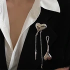 МужскаяЖенская Брошь на лацкан MOGAKU, металлическая брошь в стиле панк-рок, короткая брошь с кисточками в форме сердца, для пальто, костюма, 2021