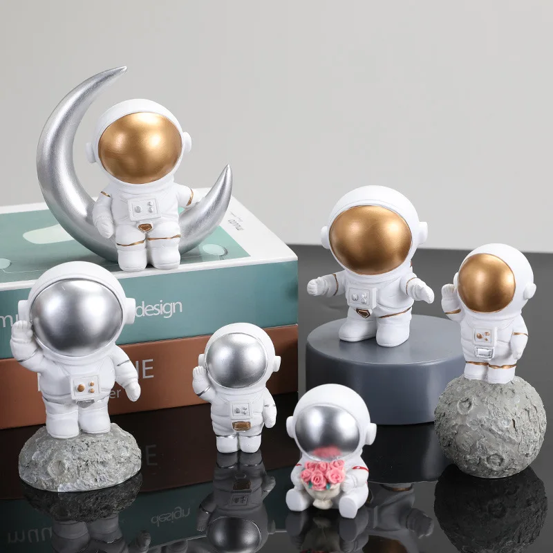 

Astronaut series desktop decorations healing Department birthday graduation gift creative home resin dwarf garden lovers ornamen