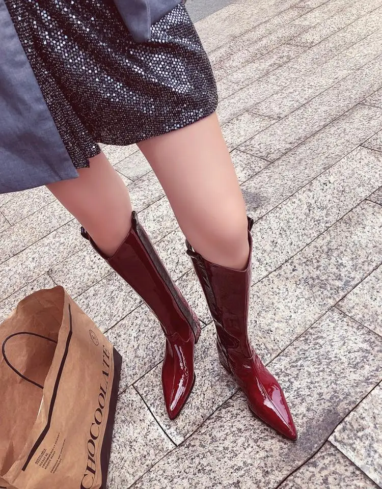 Buono Scarpe/женские высокие сапоги из лакированной кожи; брендовая Дизайнерская обувь на массивном каблуке; Разноцветные сапоги с острым носком; женская обувь; Большой размер 42