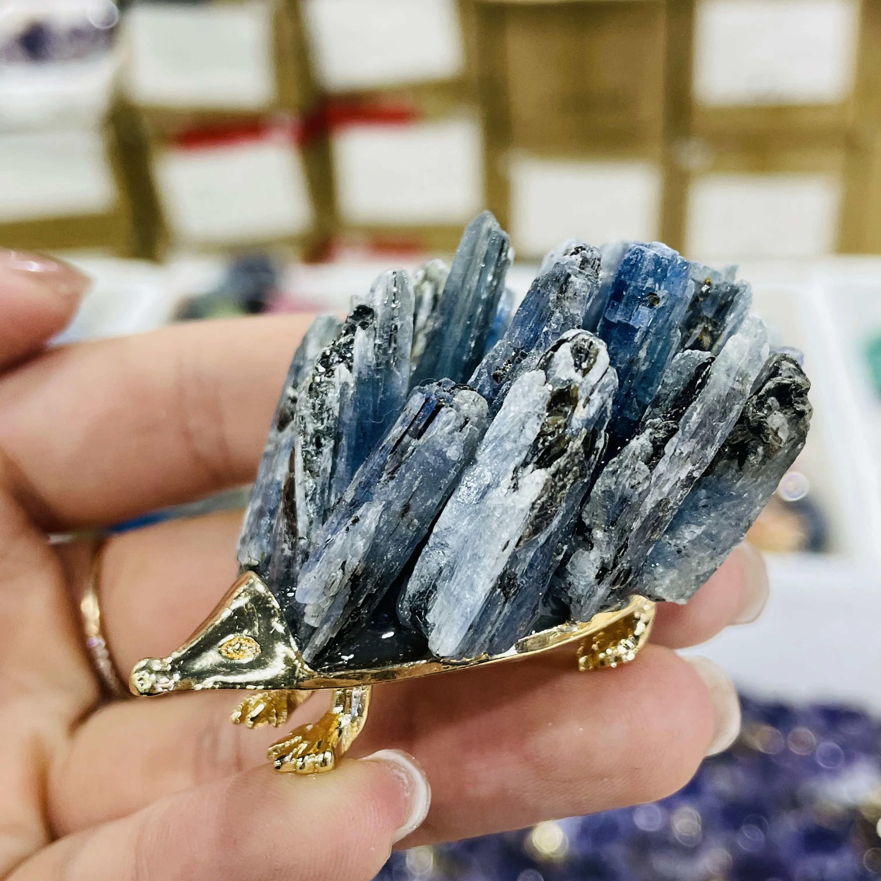 

Natural Kyanite Hand-Made Cute Hedgehog Clusters Quartz Stone For Gifts