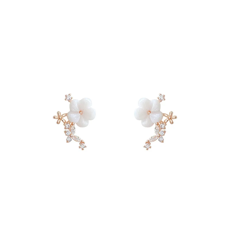 

Super Fairy flower Earrings with sweet female disposition and petal earrings 2020 New trendy Korean Zircon commuter earrings