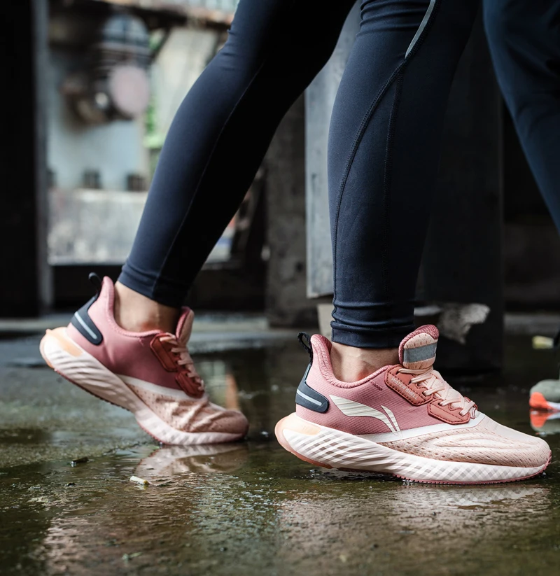 Li-Ning/женские кроссовки LN CLOUD V SHIELD на подушке; Водонепроницаемая спортивная обувь с устойчивой подкладкой; кроссовки; ARHP176 XYP948