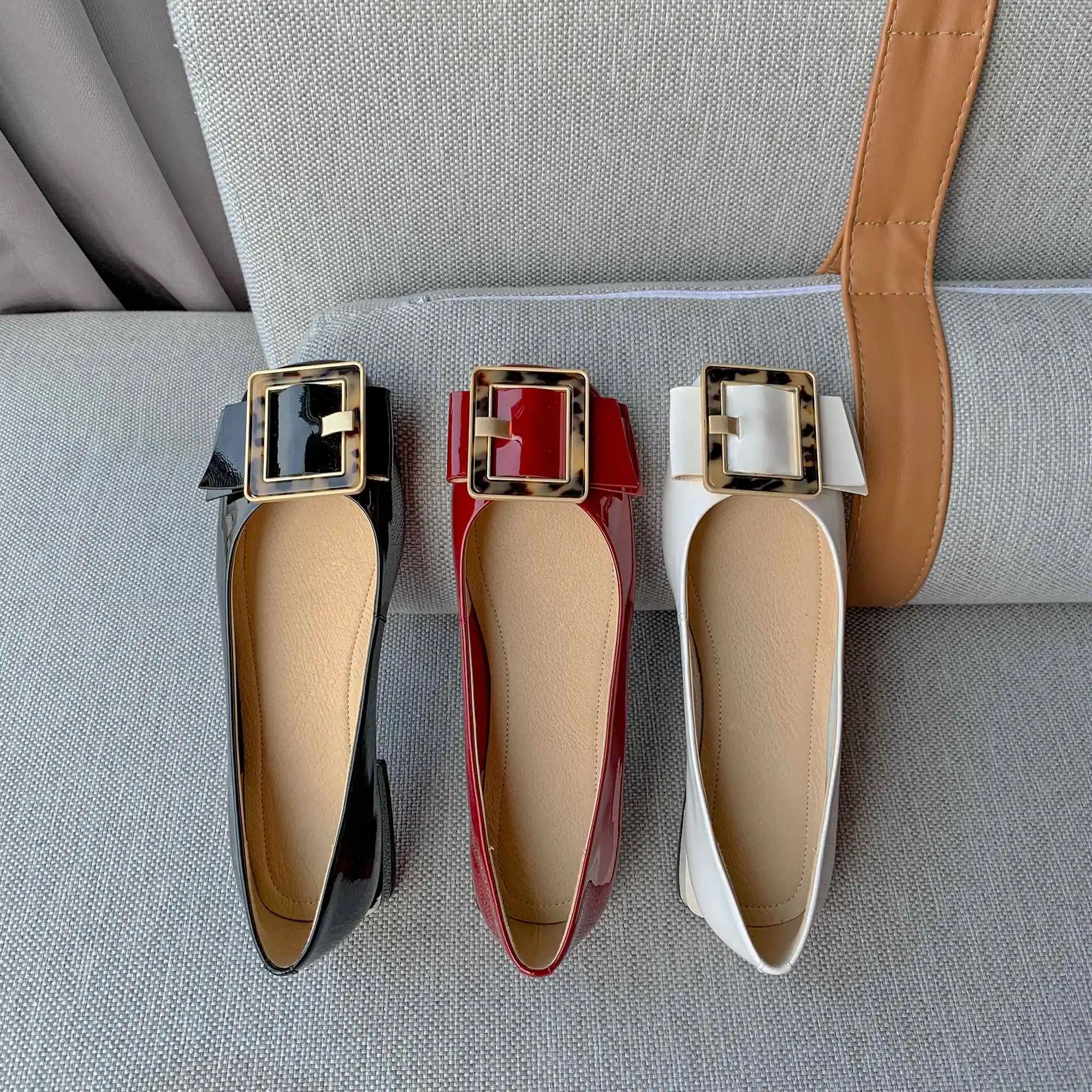 

Krazing Pot dating streetwear classic colors natural leather buckle decorations round toe low heel slip on noble women pumps L18