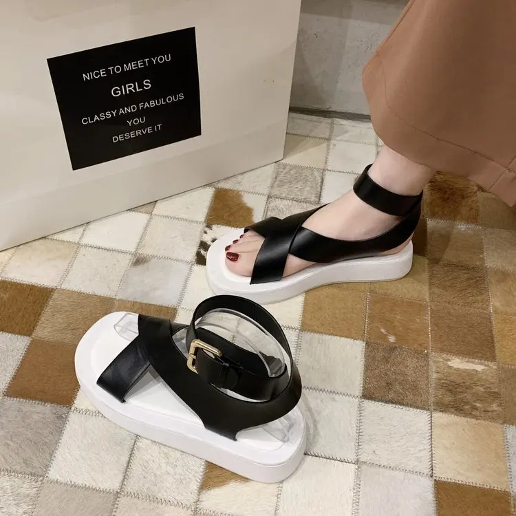 

2021 Ladies Summer Sandals Beach Sandals Fashion Flat Shoes 2021 New Sandals Non-slip Flat Sandals Buckle Black and White