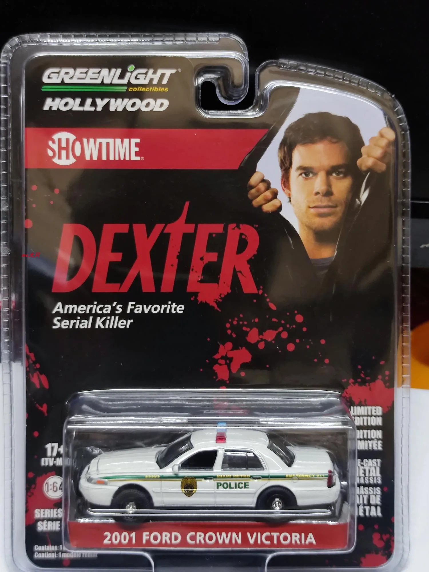 

Модель GreenLight 1:64 2001 Ford Crown, полицейский перехватчик Виктории, полицейский участок Майами, коллекция Декстера, металлическая, литая под давлен...