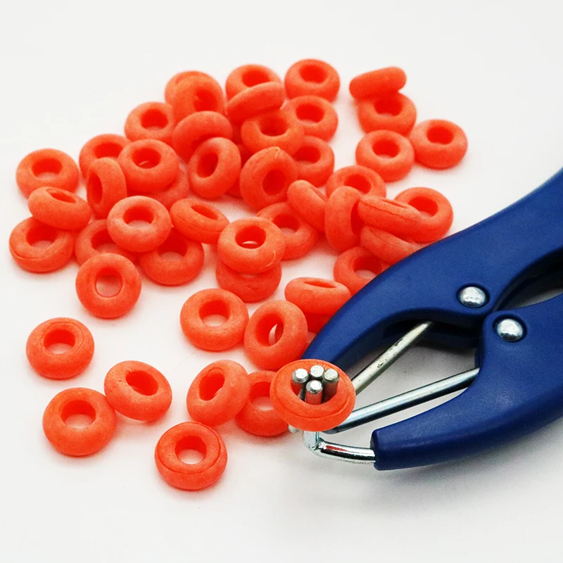 Плоскогубцы и резиновое кольцо для кастрации ветеринарного оборудования