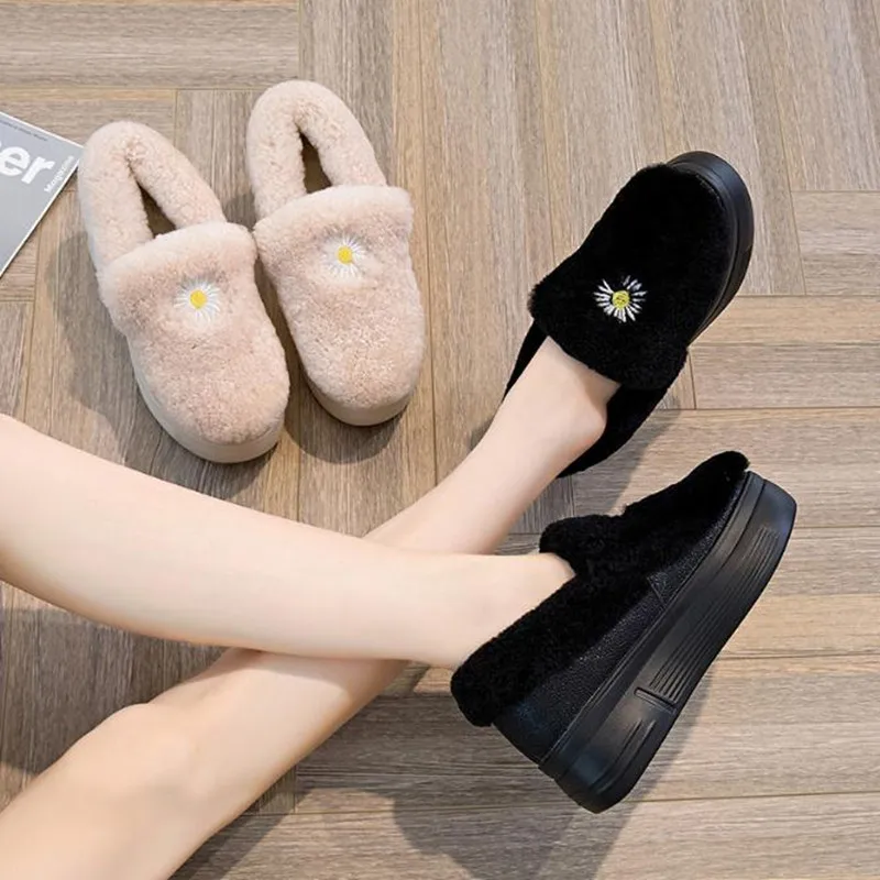 

2020 winter women shoes plus velvet cotton shoes new snow boots women height increase shoes women Platform shoes casual Loafers