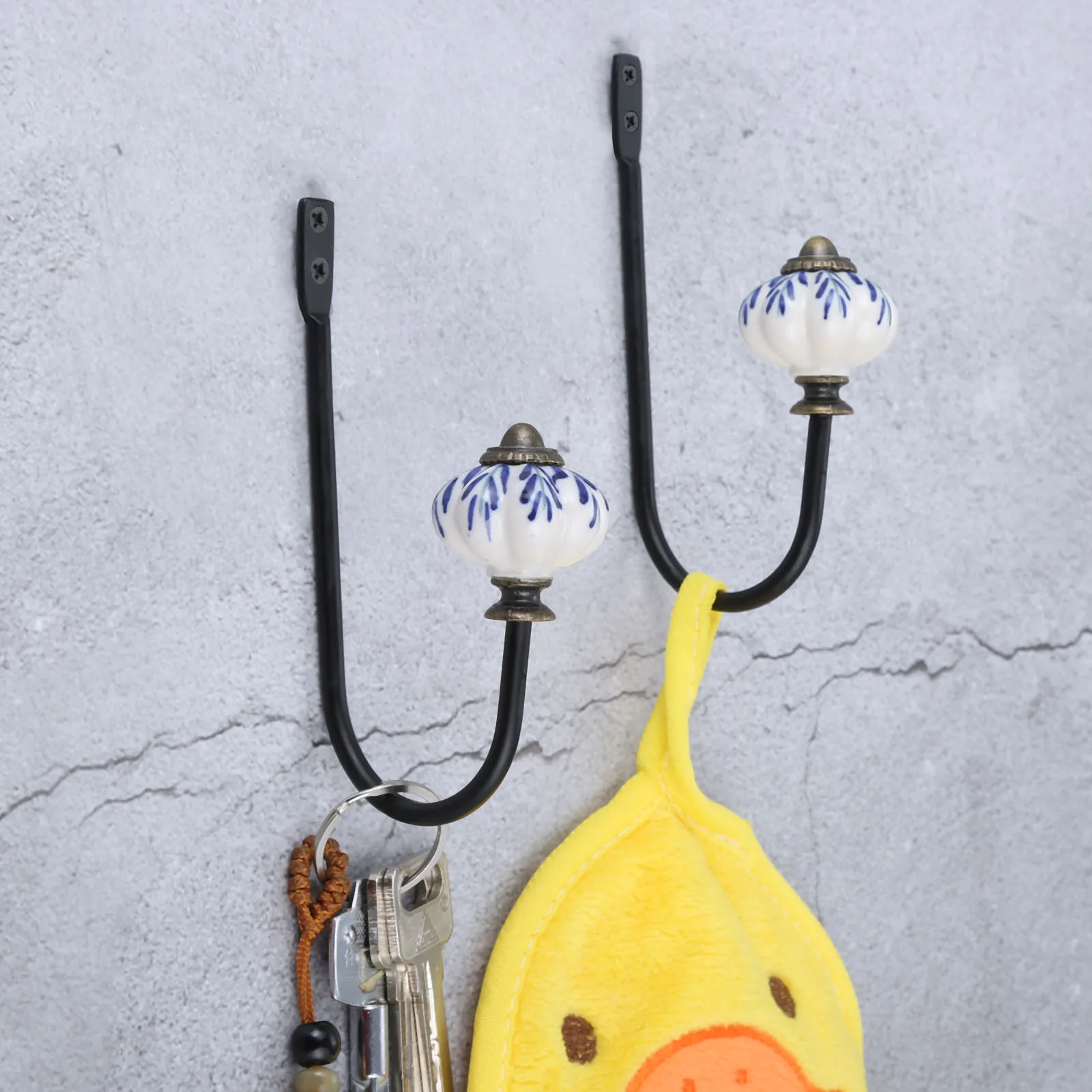 

Керамический крючок для стены/двери белый/черный