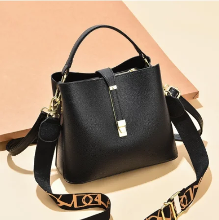 

2021 Luxury Brand New Women's Bag Fashion Bucket Bag Shoulder Bag Ladies Handbag Diagonal Female Bag High Capacity