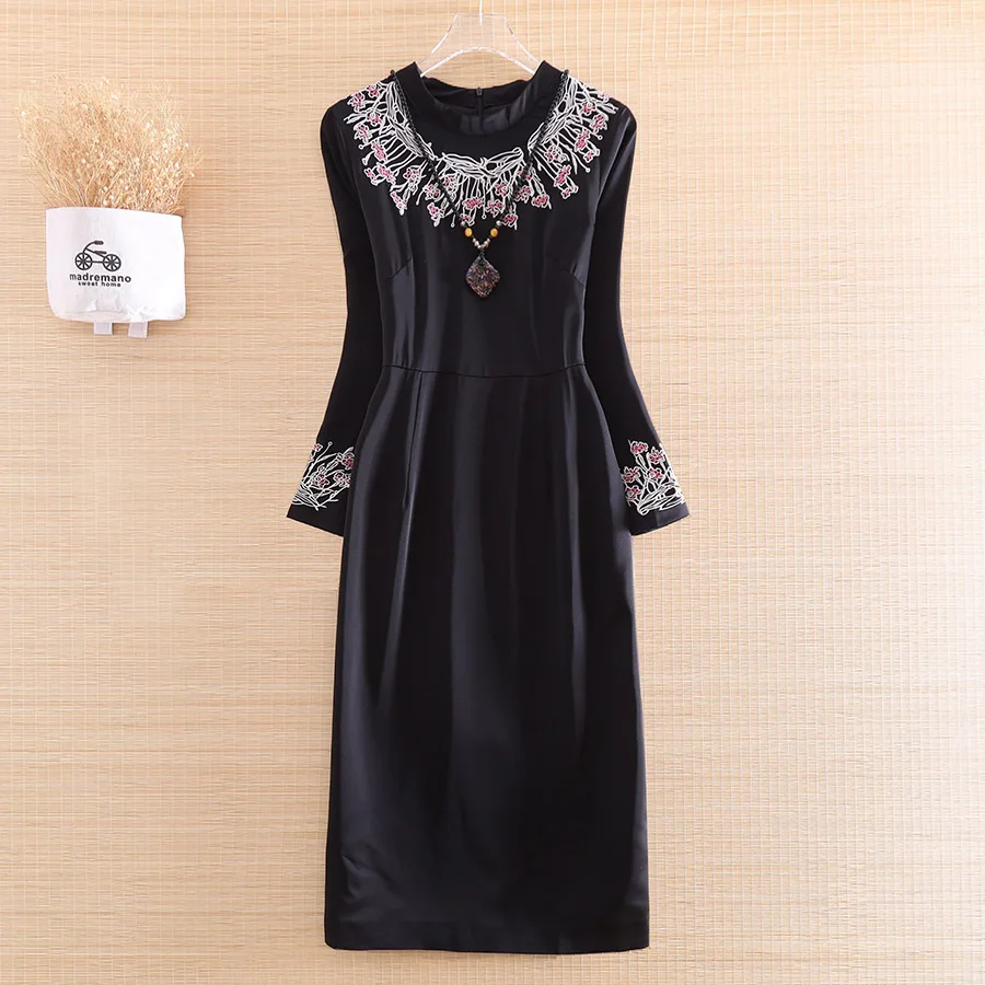 High-end The New Spring Women Dress Ethnic Style Retro Elegant Embroidery Slim O-neck Lady Party Dress S-XL