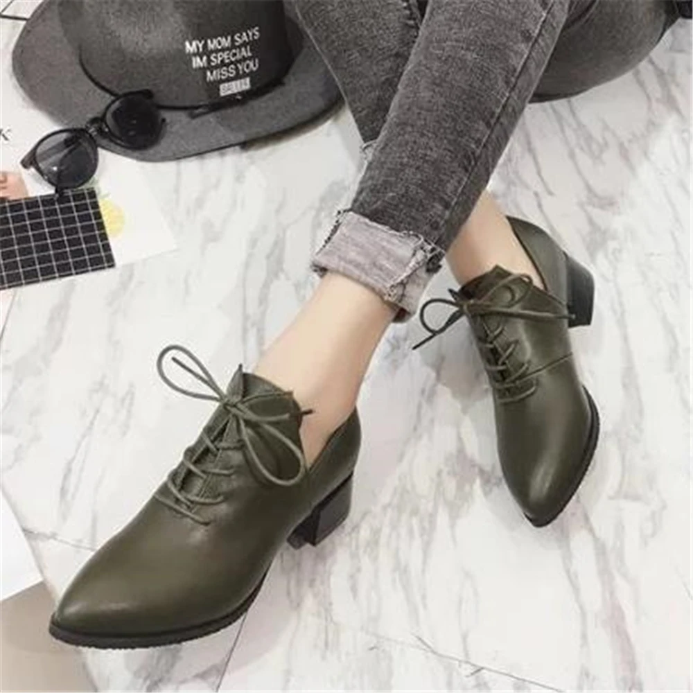 Женские винтажные уличные туфли на массивной подошве в британском стиле осень 2020