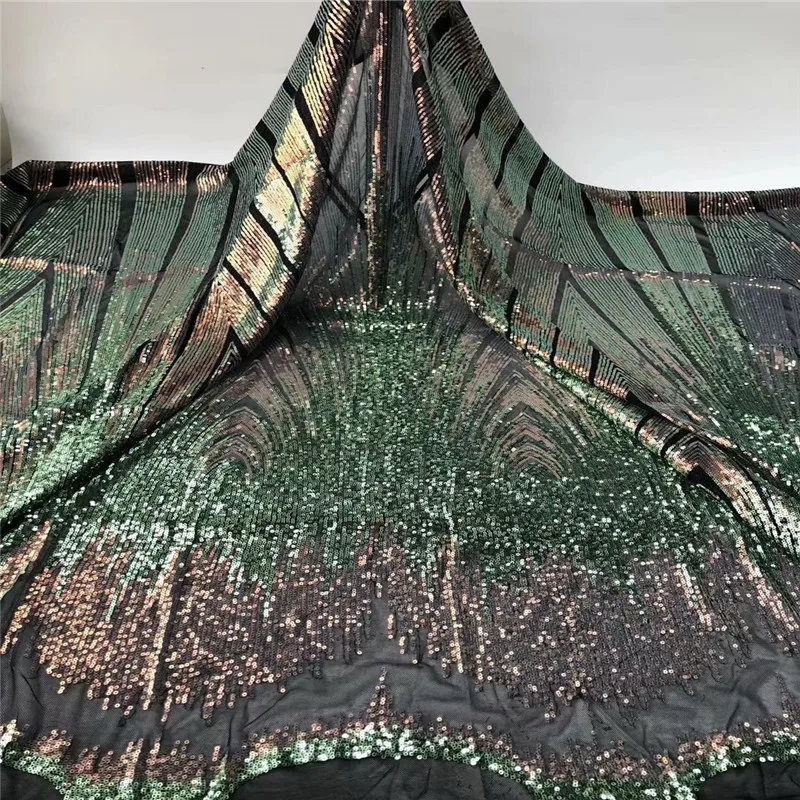 

Latest African Lace Fabric 2020 High Quality Velvet Lace With Sequins Nigerian Lace Fabrics For Wedding Dress 5 Yards j83-10