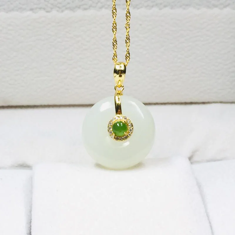 Красивый натуральный нефритовый кулон в форме пряжки из серебра 925 пробы амулет