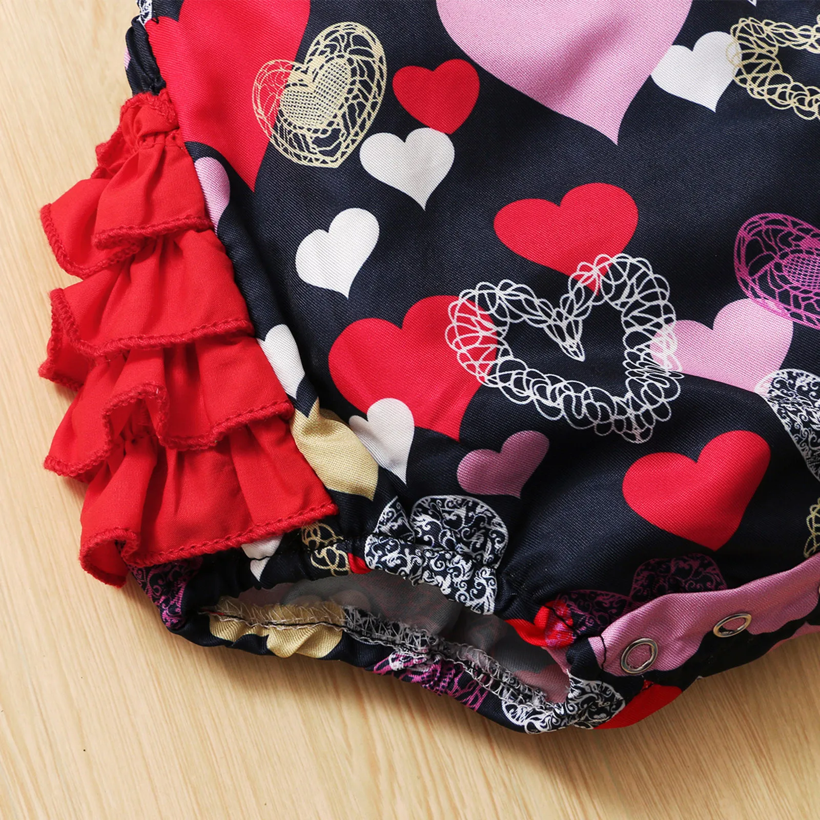 

Hearts Printed Baby Bodysuits Infant Baby Girls Valentine's Day Ruffle Backless Bodysuit Romper Sleeveless costume for baby