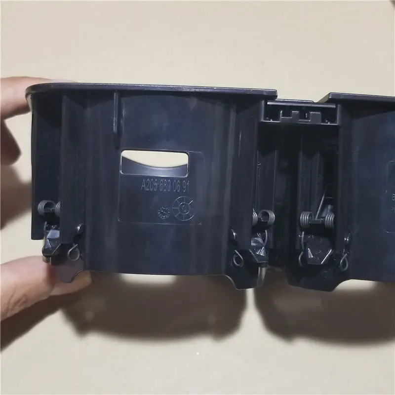 Для Mercedes Benz CUP HOLDER C Class W205 E W213 GLC W253 V W447 A2056800691 class W447|Панели и детали для