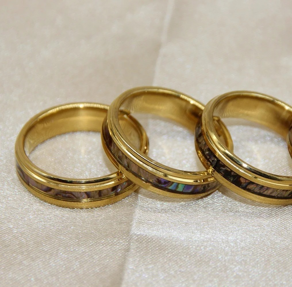 

2021 new European and American ladies party titanium steel letter ring design sense fashion trend style letter ring