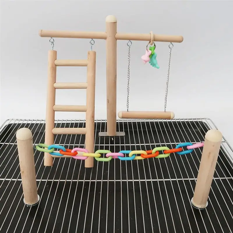 

Игрушка для игровой площадки в виде попугаев