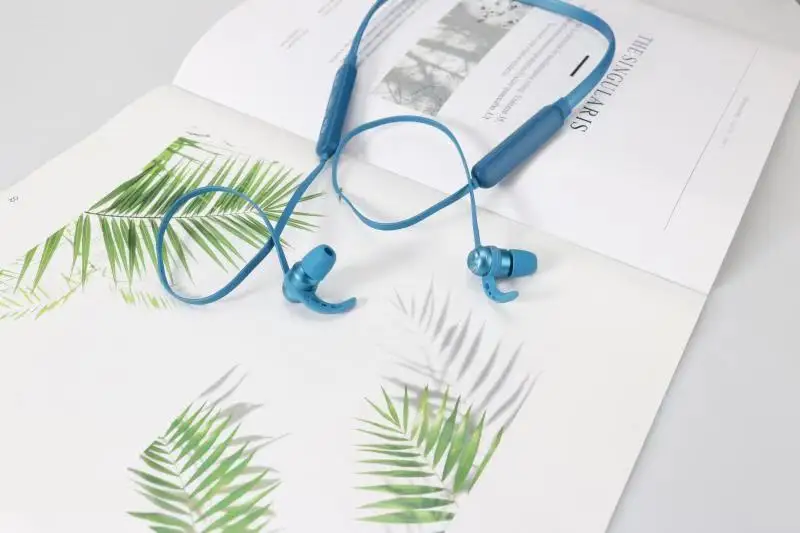 Беспроводные спортивные наушники с достаточной мощностью и непрерывным