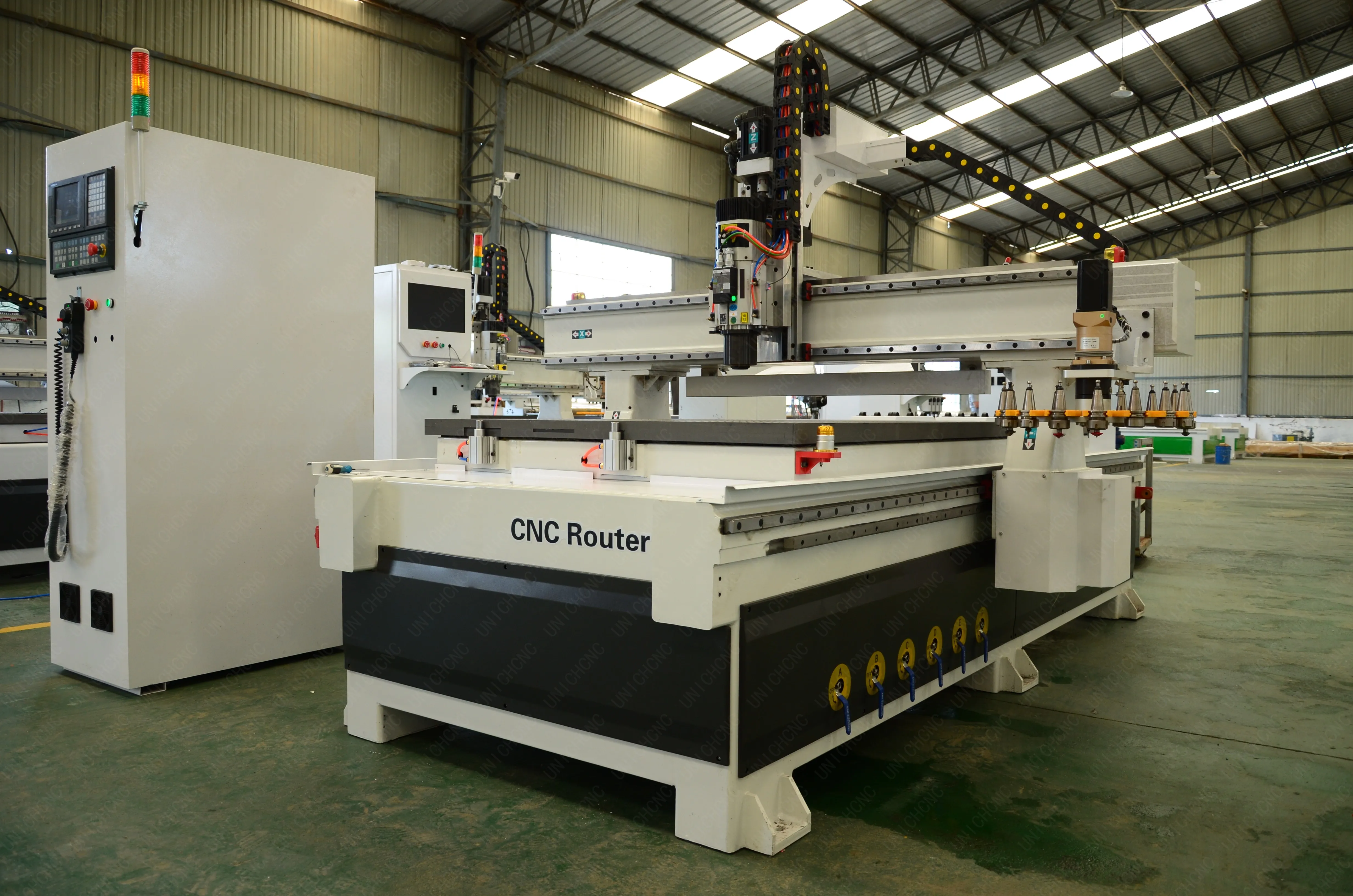 UNICHCNC ATC cnc маршрутизатор 1325 1530 с автоматическим инструментальным