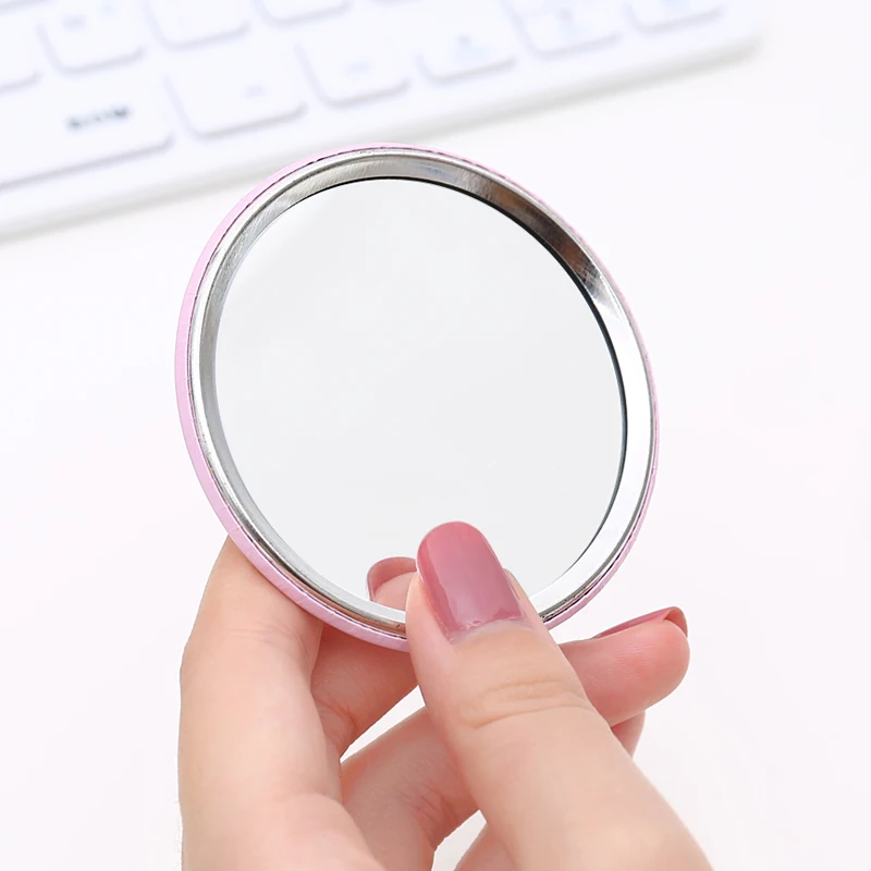 Индивидуальное косметическое зеркало для гостей с именем на заказ карманное