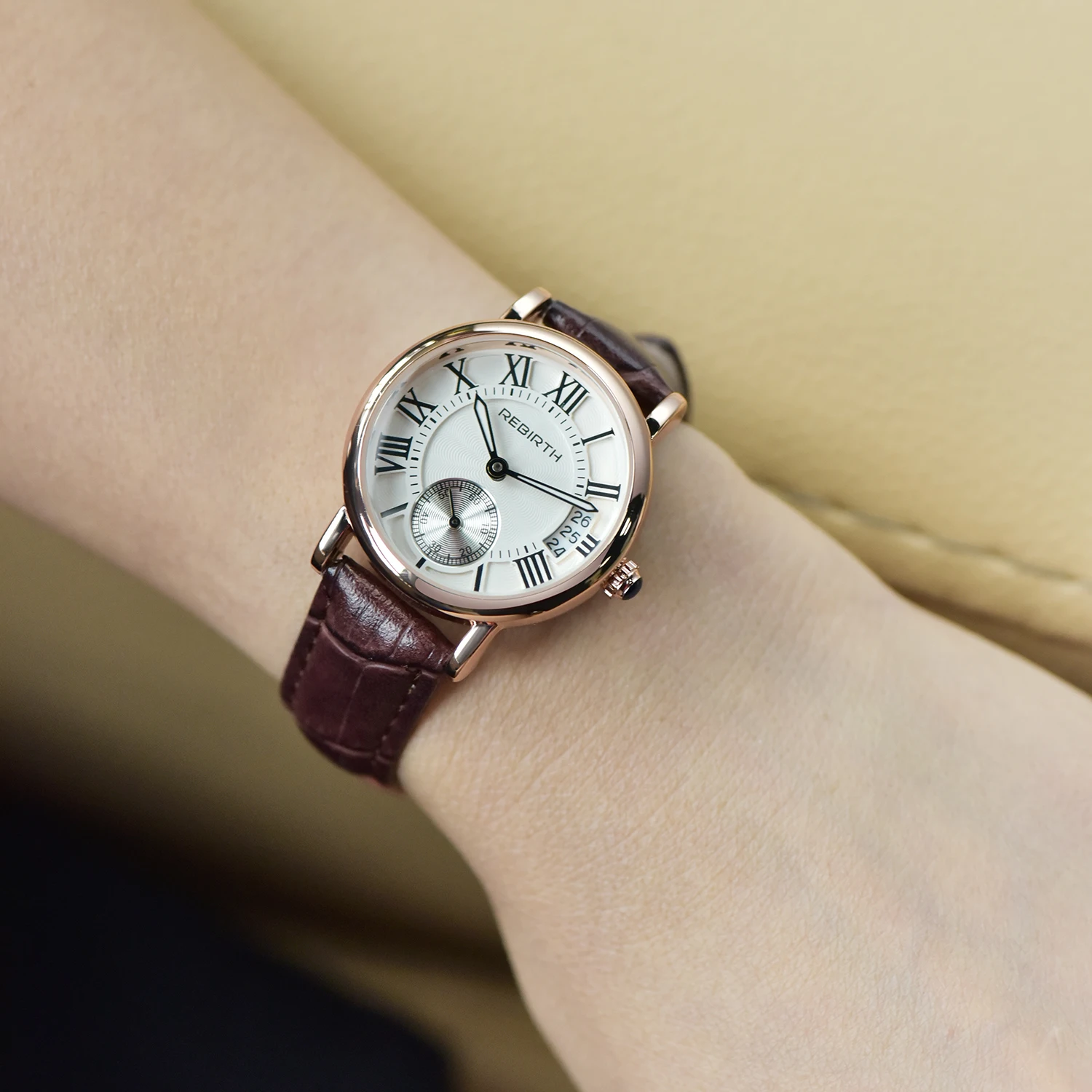 

2021 Minimalist Men's Fashion Slim Watch Simple Men's Business Leather Strap Quartz Watch