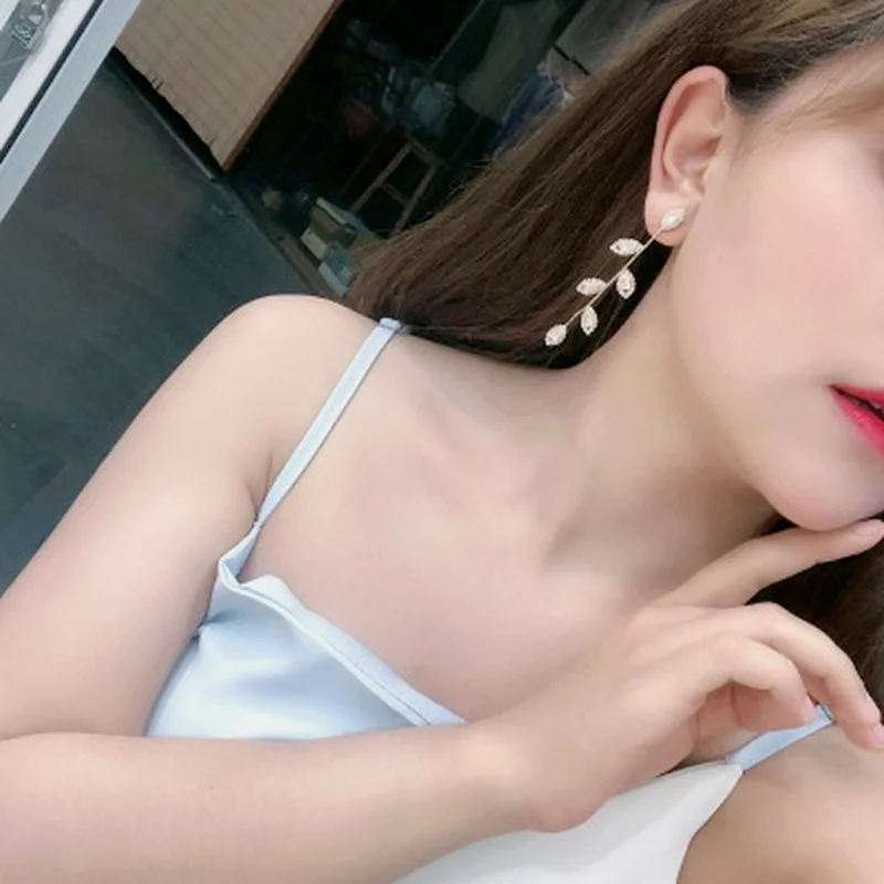

2021 Fashion Crystal Leaf Earrings for Women Party Wedding Jewelry