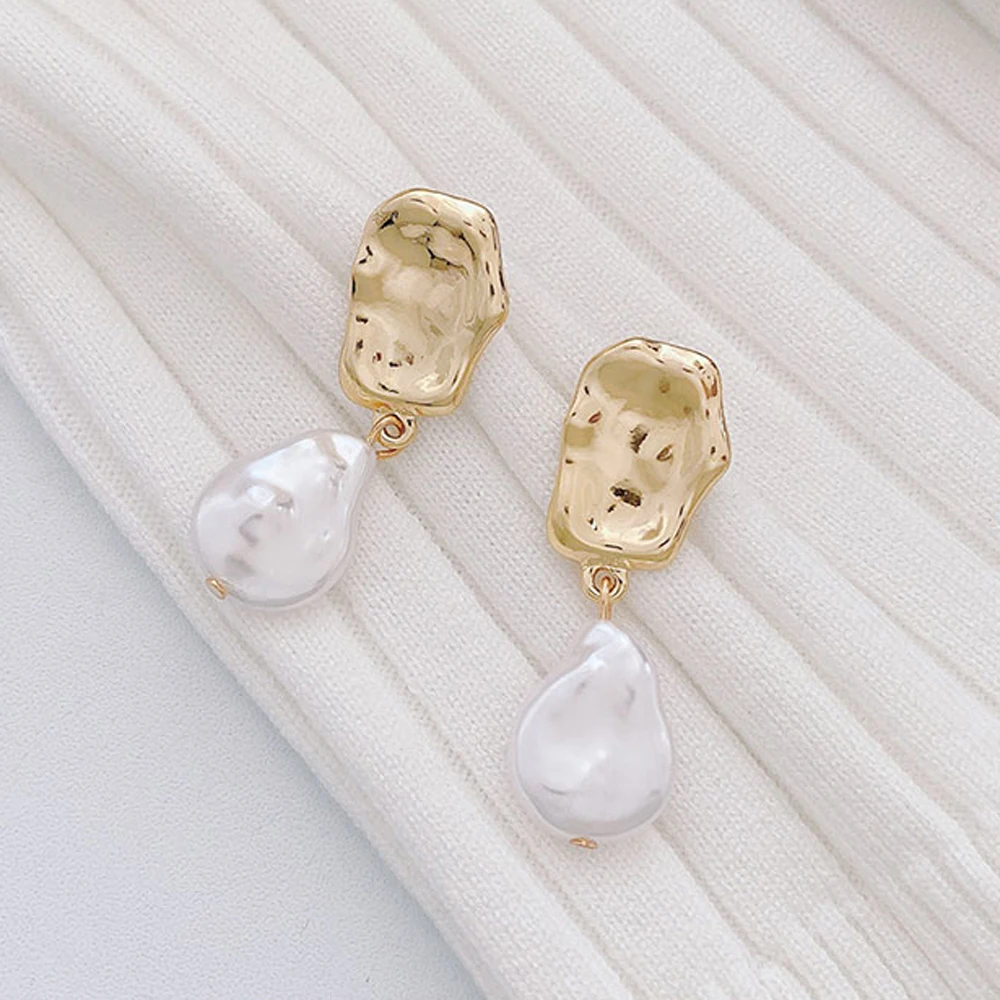 

Retro Contracted Women Earrings Irregular Long Eardrop Creative Individuality Earrings