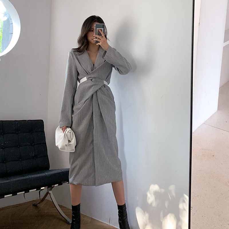 Женское асимметричное платье TWOTWINSTYLE летнее с отложным воротником и длинными