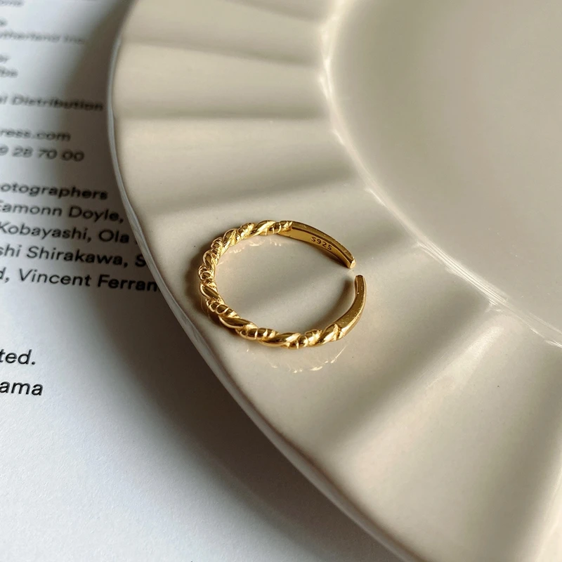 Silvology 925 Sterling Silver Twist Thin Rings Simple Chic Weave 18K Golg Tail Ring for Women Wild INS Style Female Jewelry Gift