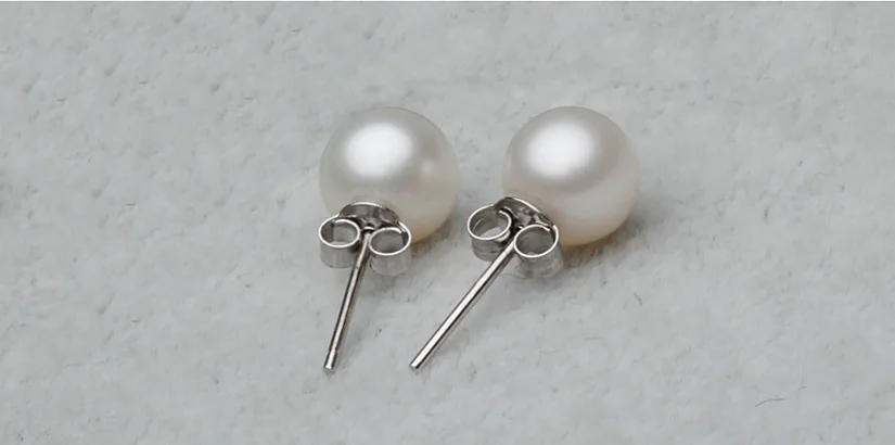 Женские серьги гвоздики серебряного цвета круглые с белым жемчугом