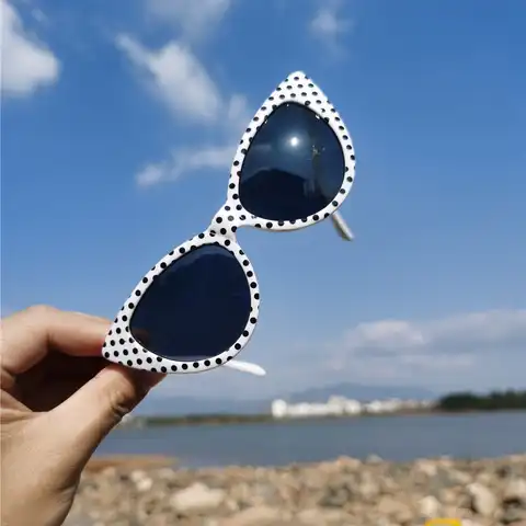Солнцезащитные очки женские «кошачий глаз», в горошек