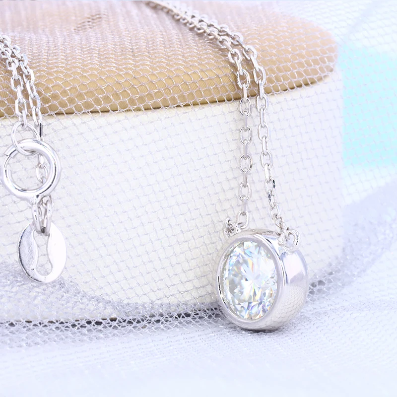 

925 Sterling Silver Women 6.5mm 1ct Moissanites Round Necklace Pendant Fashion Wedding Jewelry Gifts Wholesale