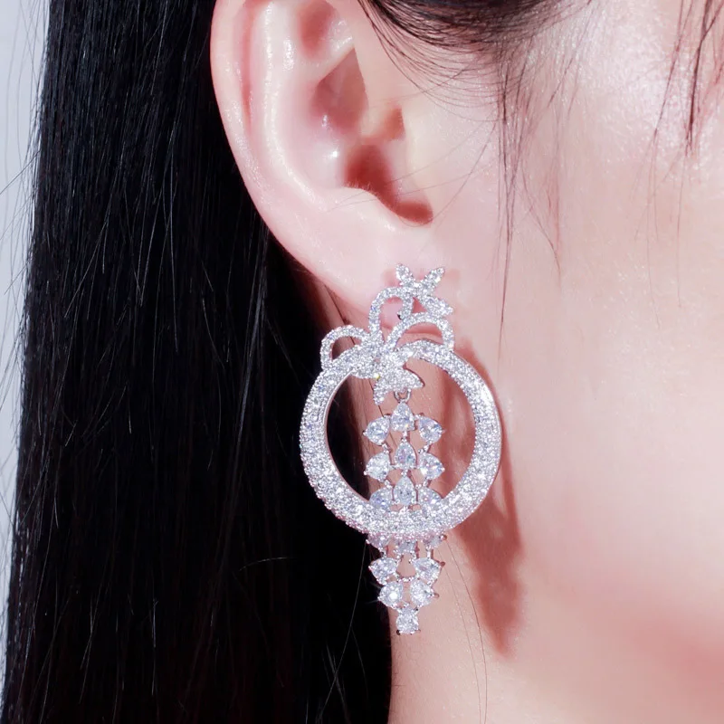 white CWWZircons геометрические круглые Висячие длинные королевские синие серьги Роскошные женские CZ Кристалл Свадебные вечерние ювелирные изделия CZ618 - Окраска металла: white