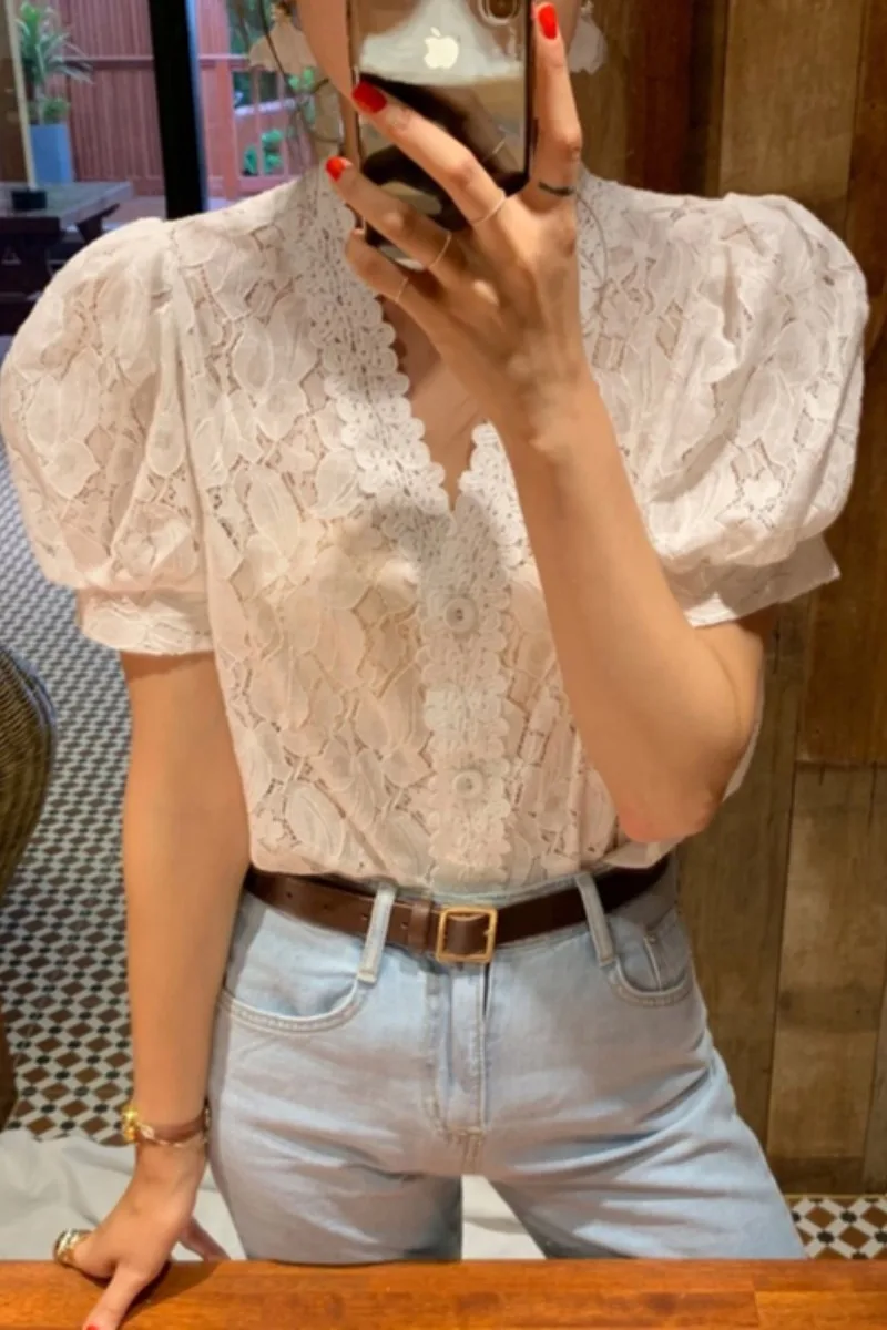 

Popular Korean Style Simple Blouse Spring and Summer Sweet All-Match Top V-neck Elegant Blusas Lace Puff Sleeve Shirt for Women