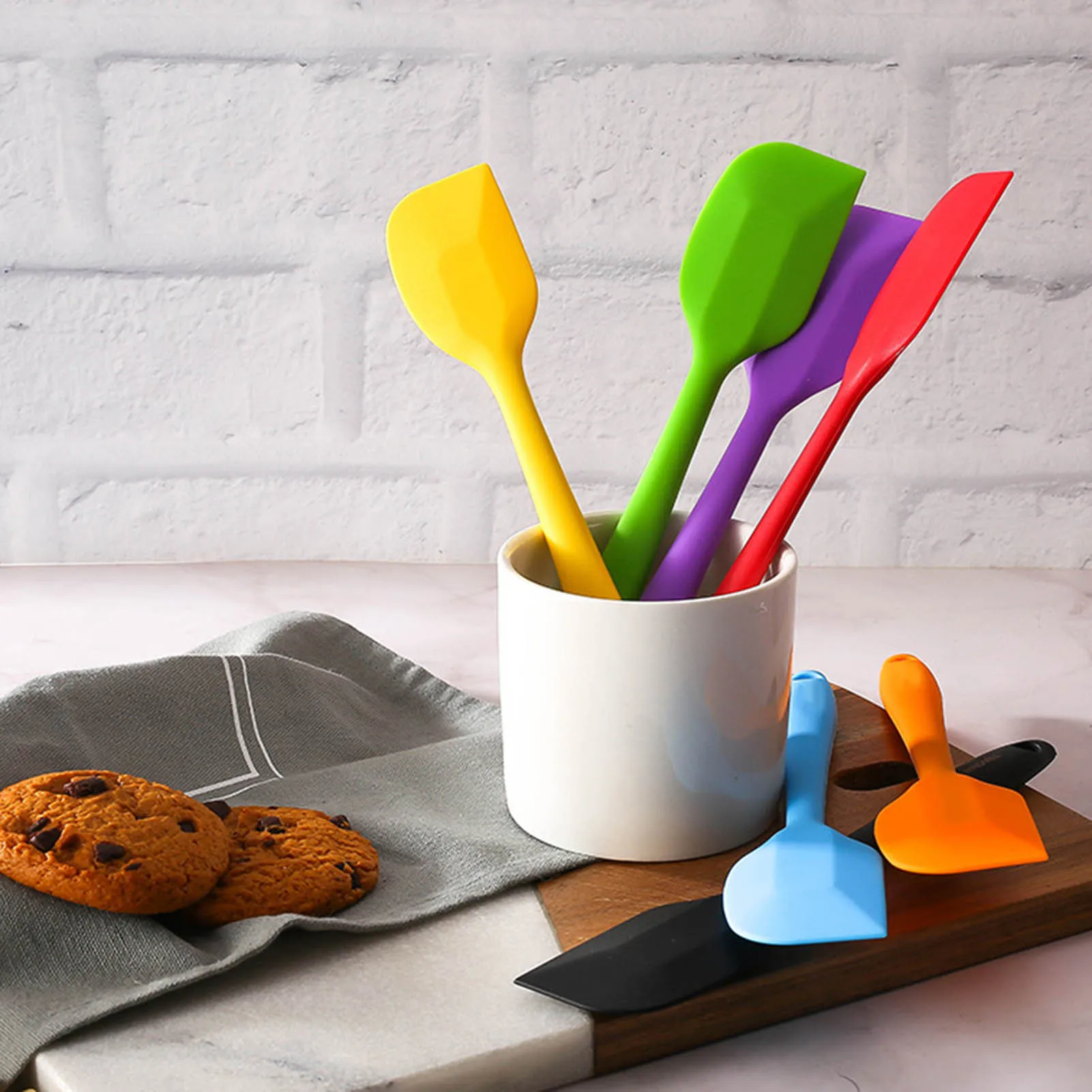 

Integrated Non-stick Silicone Spatula Spatula Baking Tool High Temperature Resistant Silicone Spatula Butter Cream Cake Spatula