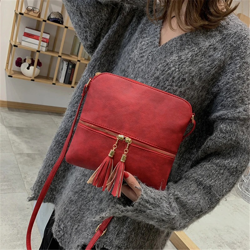 

New Woman Shoulder Bag Fashion Tassel Decoration Crossbody Bag Female Wild Crossbody Bag For Ladies