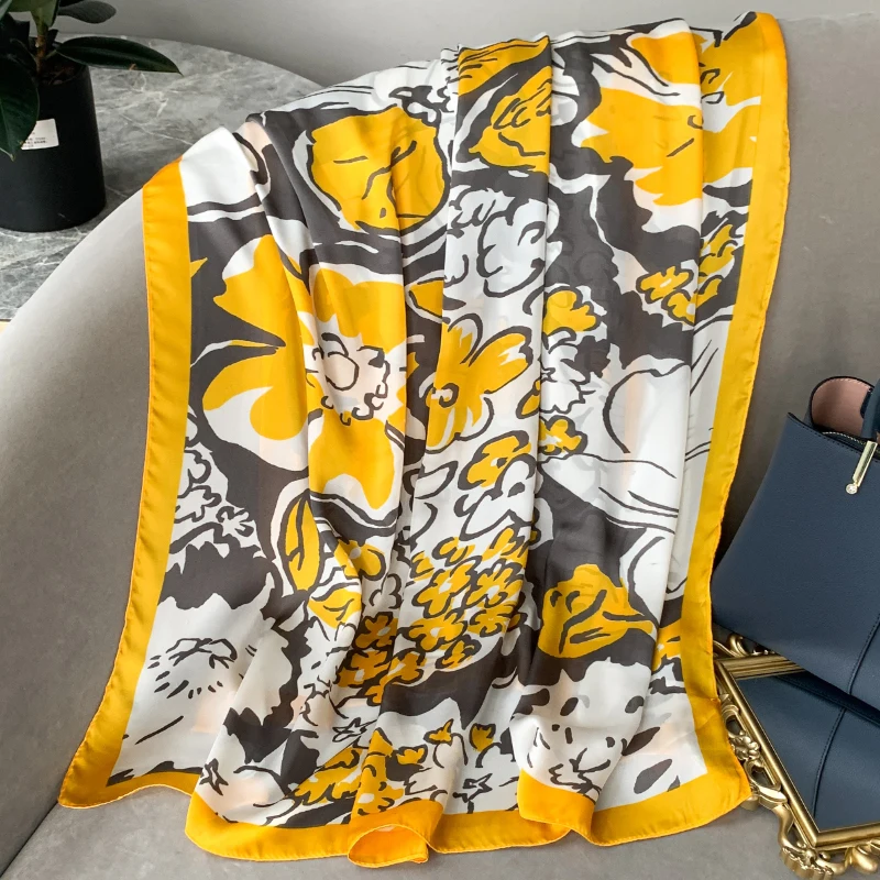 2022 Популярные атласные шелковые шарфы новое пляжное полотенце с принтом женский