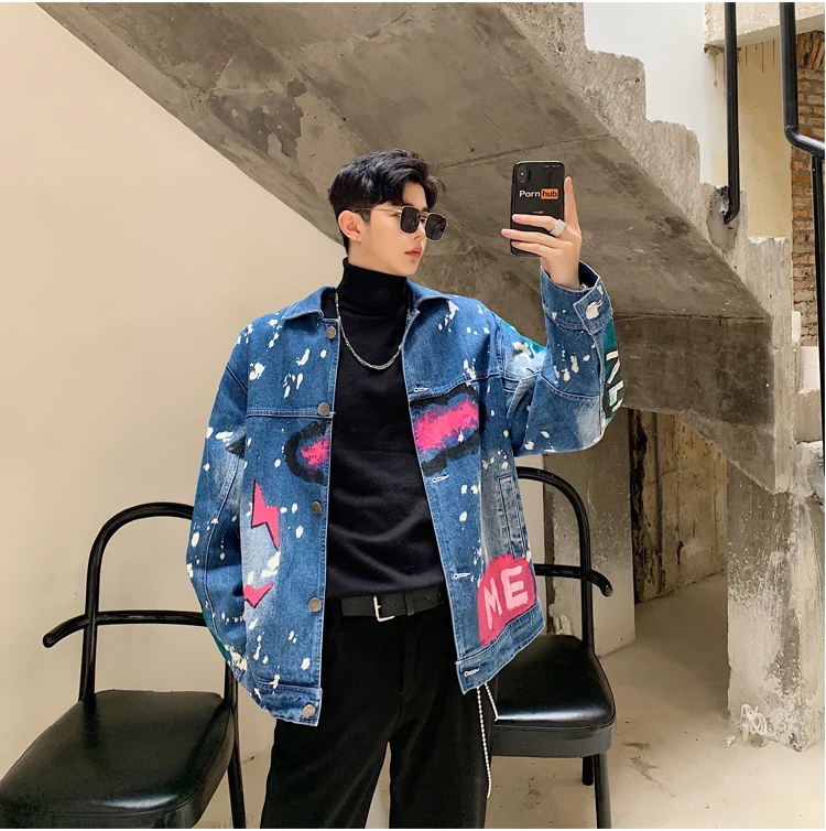 

Men Streetwear Graffiti Appliques Printed Jeans Jacket Hipster Holes Loose Hip Hop Motorcycle Casual Denim Jackets