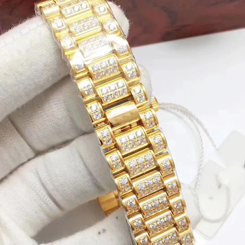 

new Iced out watch 18K gold date display-full diamond bezel sapphire glass automatic winding ETA Noob 2836 movement 1: 1 Rol_ex