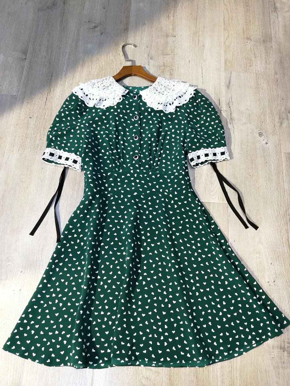 

Женская обувь; Модные женские ботинки на 2021, с короткими рукавами, с вышивкой, с отложным воротником платье с принтом 1228