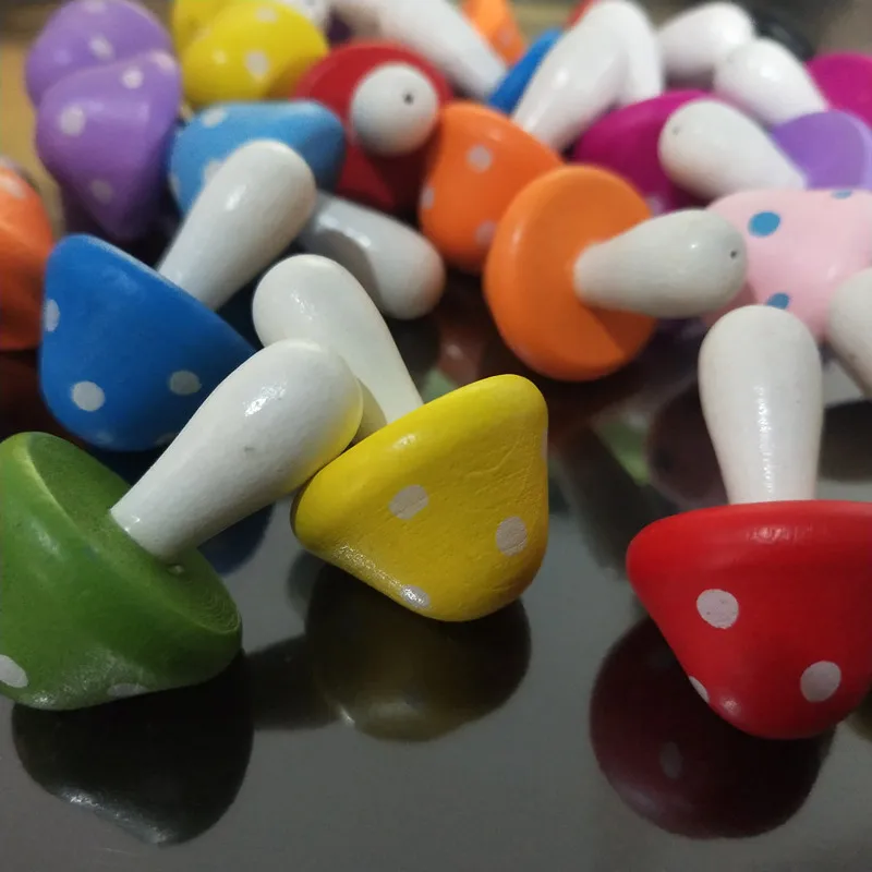 

Random Color Fairy Garden Miniatures Mini Mushroom Garden Decoration Wooden Mushroom Craft Miniature Fairy Figurines Manualidade