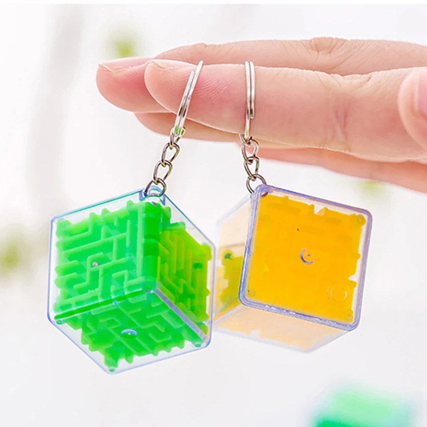 Пластиковый брелок лабиринт с кубическим дизайном для творческого дизайна